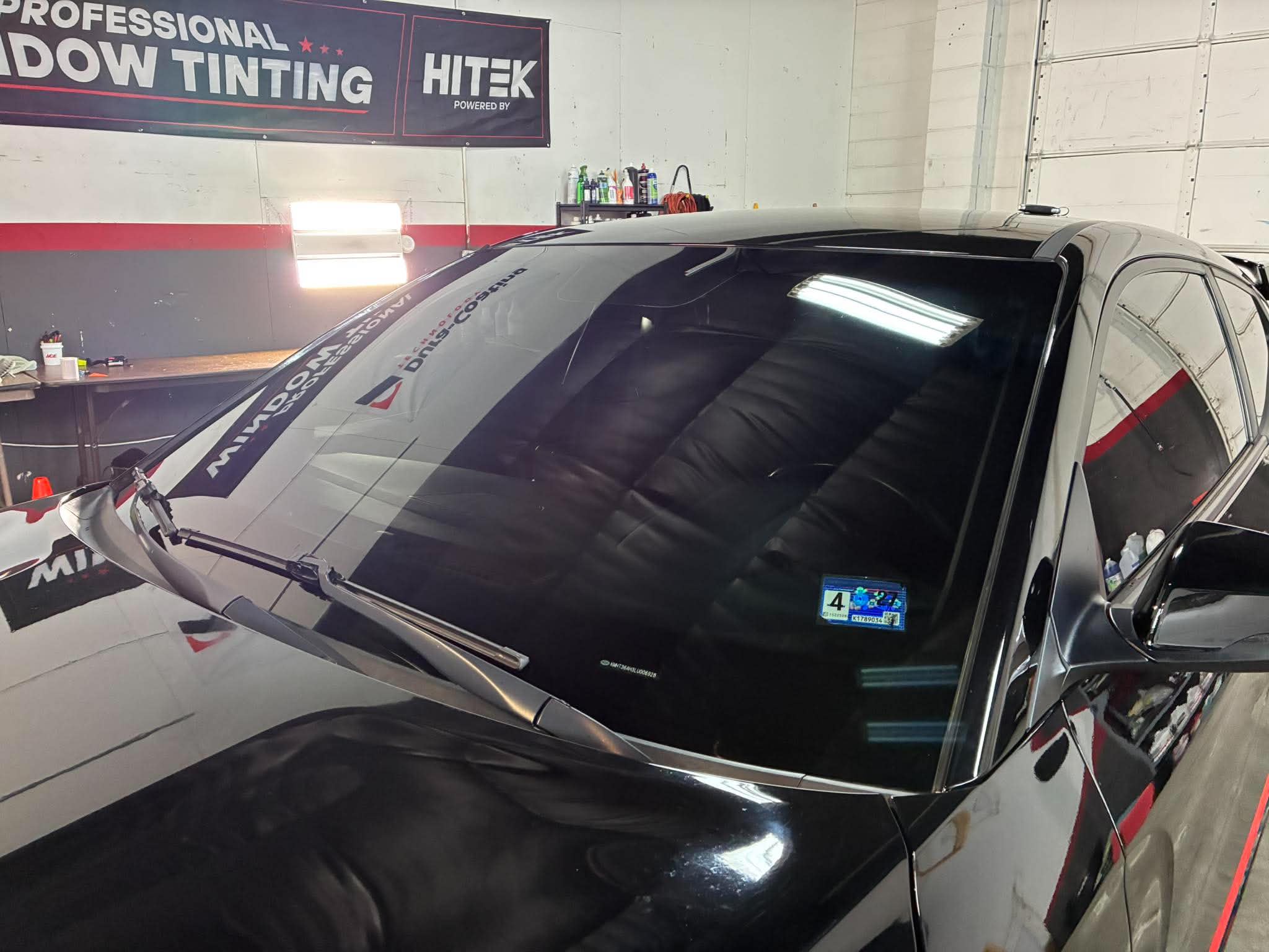 Hyundai Veloster roof and windshield after full exterior detail
