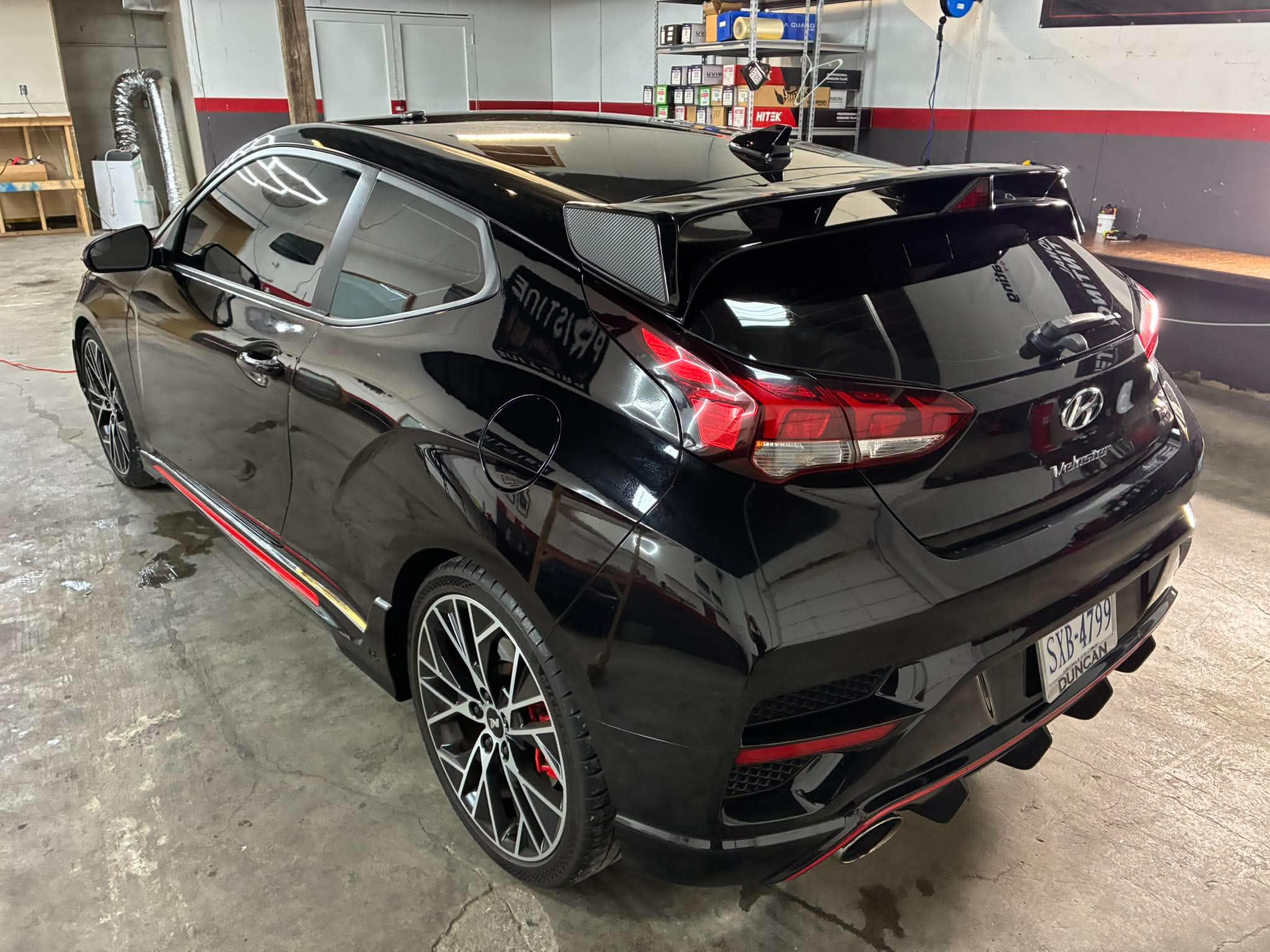 Hyundai Veloster driver side after full exterior detail
